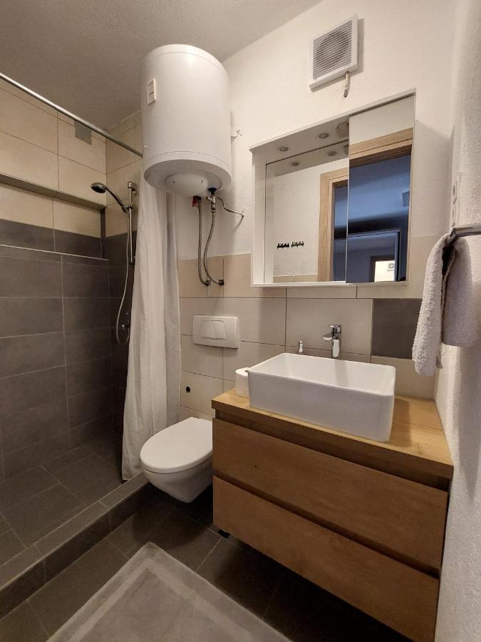 Guest House Sandra Tisno Esterno foto