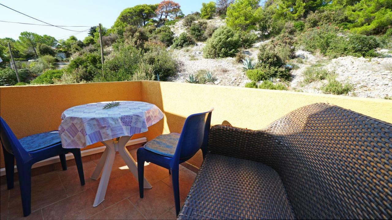 Guest House Sandra Tisno Esterno foto