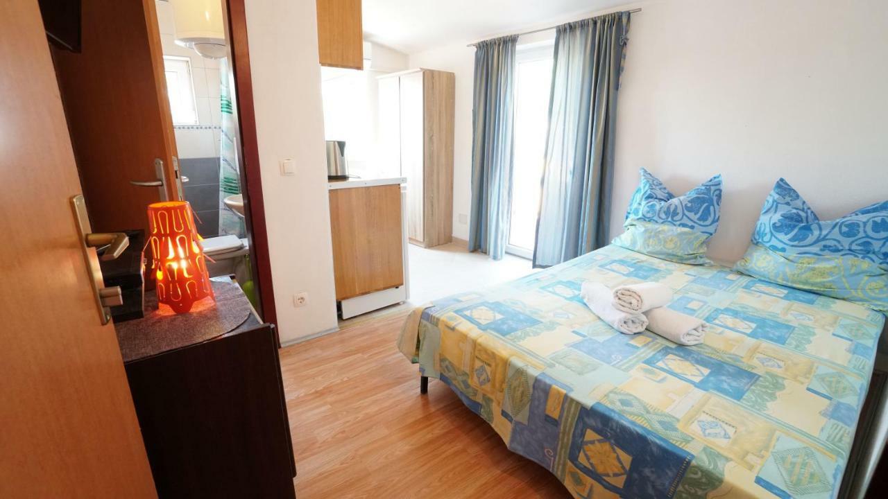 Guest House Sandra Tisno Esterno foto