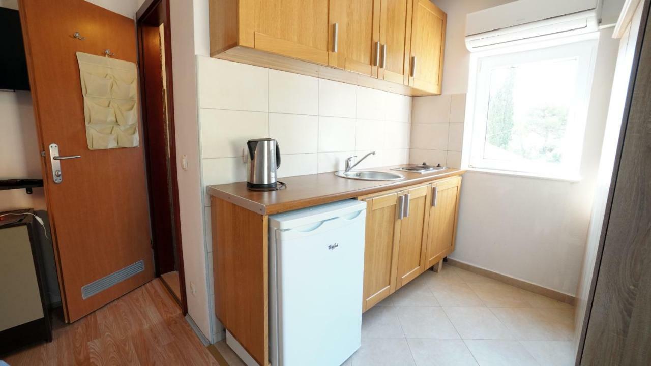 Guest House Sandra Tisno Esterno foto